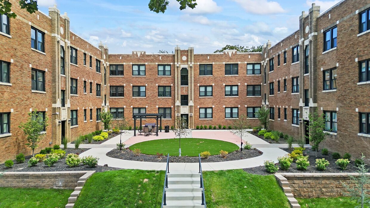 Primary Photo - 1346 Hawthorne Pl