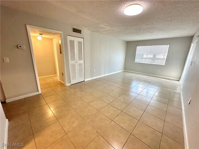 Foto del edificio - 3417 Winkler Ave