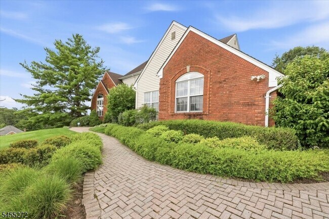 Foto del edificio - 30 Homewood Dr