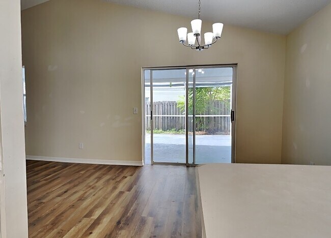 Building Photo - 9742 Fox Hollow Rd
