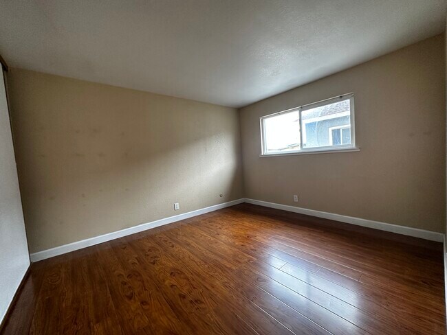 Foto del edificio - 1515 Mount Herman Dr