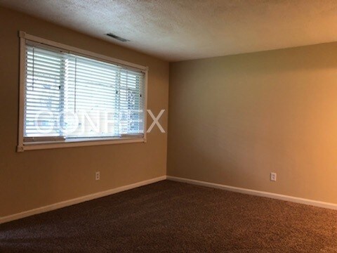 Foto del edificio - 314 Brookforest Dr