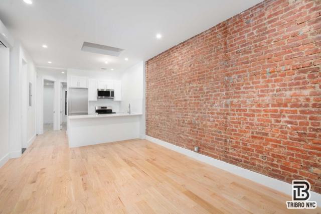 Foto del edificio - 4 bedroom in Brooklyn NY 11226