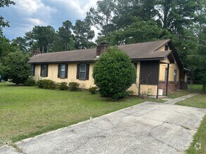 Building Photo - 7509 Mountainbrook Dr