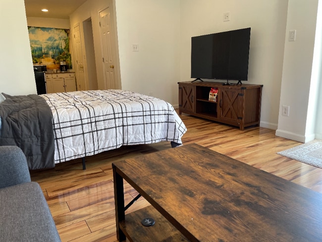 Foto del edificio - 2512 Linwood Ln