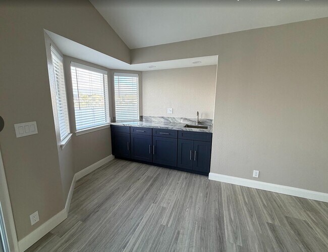 Foto del edificio - 1958 Windward Point