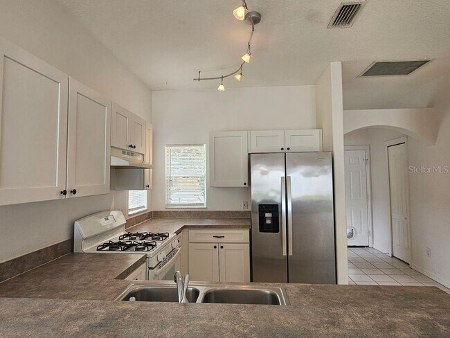 Foto del edificio - 7625 Clovelly Park Pl
