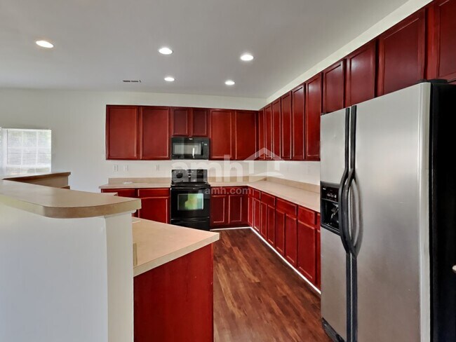 Building Photo - 318 Lameshur Ln