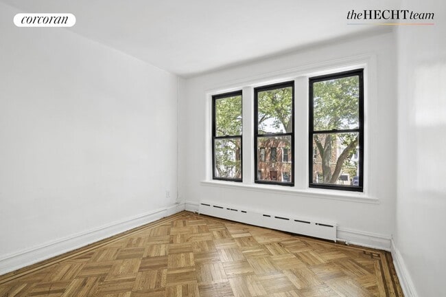 Building Photo - 216 E 93rd St