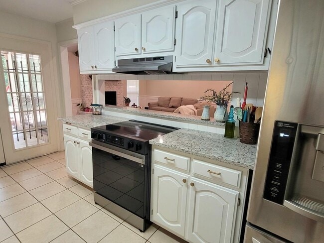 Building Photo - 504 Brookhollow Dr