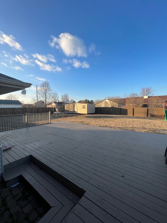 Building Photo - 379 Walker Ln