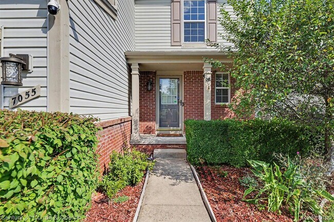 Building Photo - 7055 Oakridge Dr