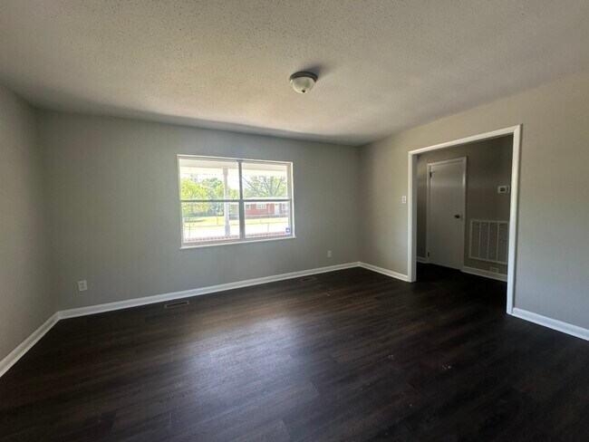 Foto del edificio - 2725 Heatter Ave