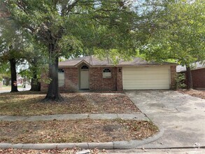 Building Photo - 23602 Tree House Ln