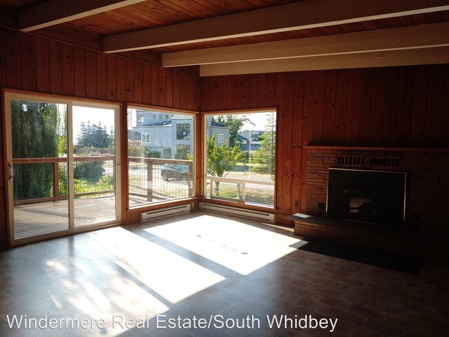 Foto del edificio - 3 br, 2 bath House - 5798 Mutiny Bay Rd