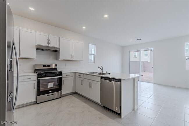 Foto del edificio - 7000 Cottage Vis Ave