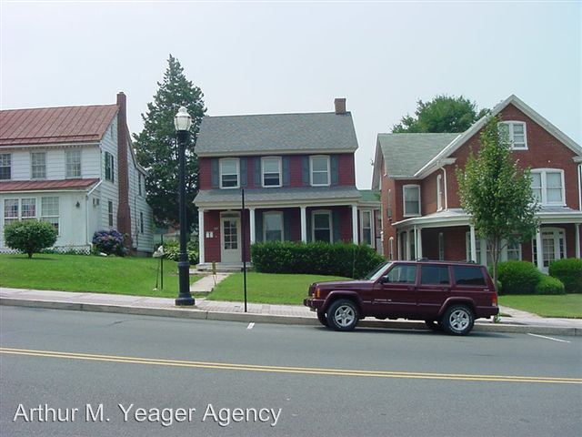 Primary Photo - 139 E Main St