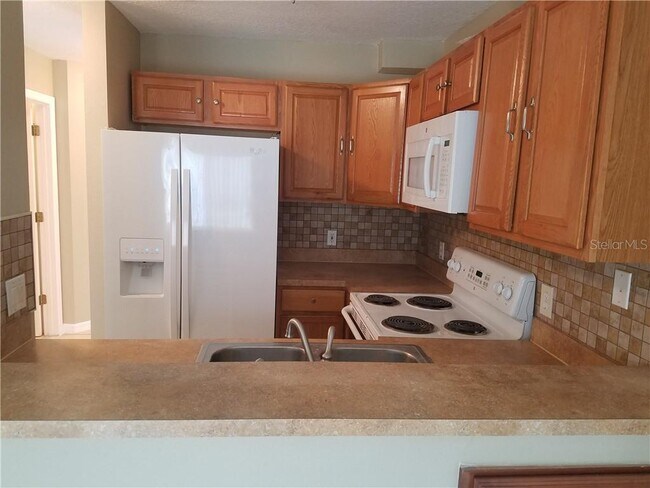 Building Photo - 235 Royal Palm Dr