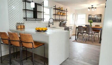 Building Photo - 403 Vance St