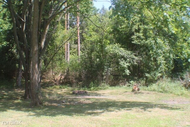 Foto del edificio - 2 br, 1 bath House - 2444 E Lake Lansing Rd