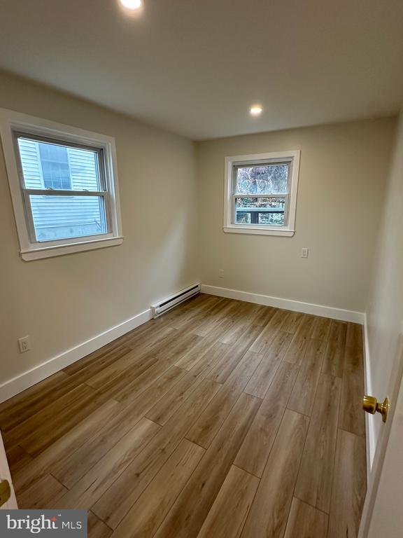 Building Photo - 271 Sumac St