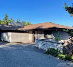 Building Photo - 2465 Lakeway Dr