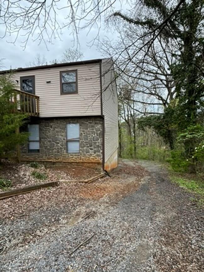 Building Photo - WoodHaven6635