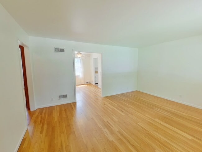 Foto del edificio - 1057 N Lightner