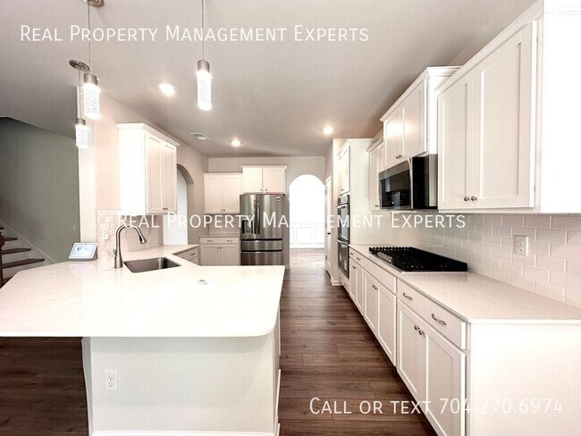 Building Photo - 146 Dogwood Grv Pl