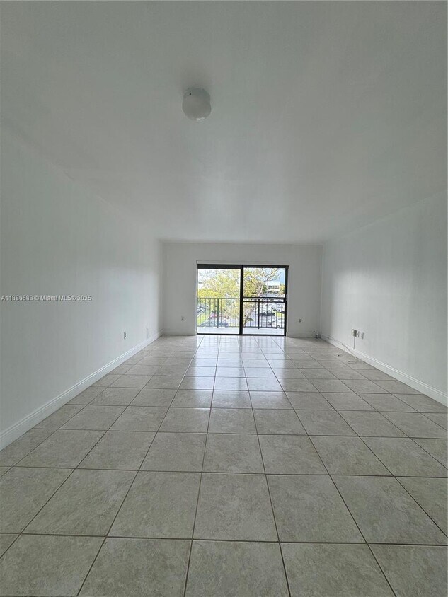 Foto principal - 10431 N Kendall Dr