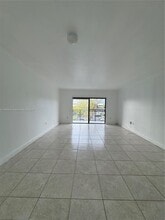 Building Photo - 10431 N Kendall Dr