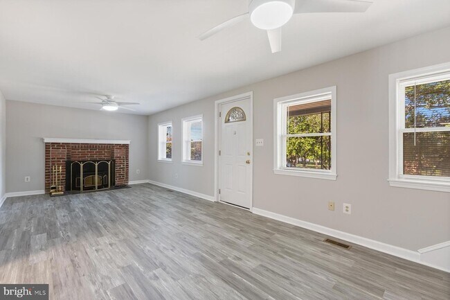 Foto del edificio - 6903 Friendship Rd