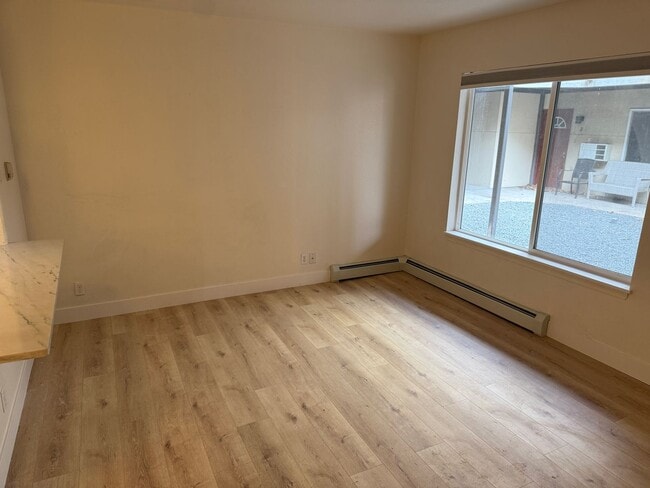 Photo - Available NOW! Updated 1 Bedroom 1 Bath Condo for Rent in Jefferson Park