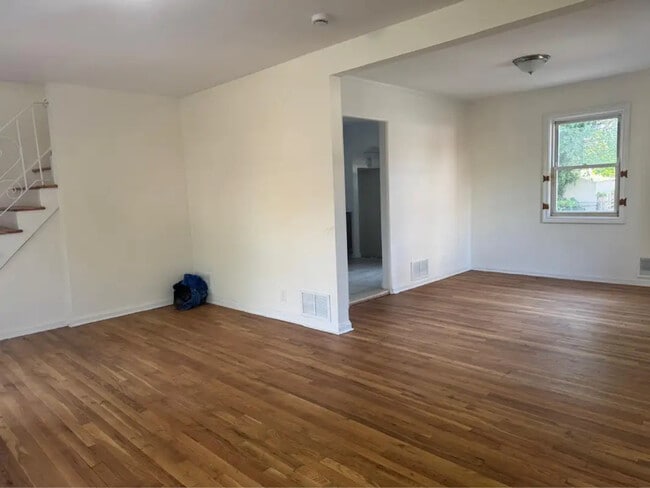 Building Photo - 152 Emily Ave