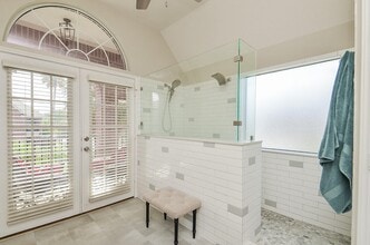 Building Photo - 3654 Royal Royce Dr