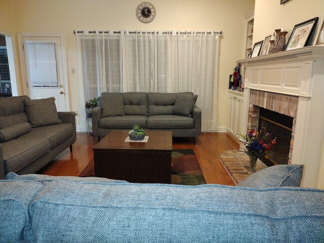 Foto del edificio - 5344 River Meadow Dr