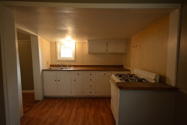 Foto del edificio - Rent this 2 Bedroom 1 bathroom Home