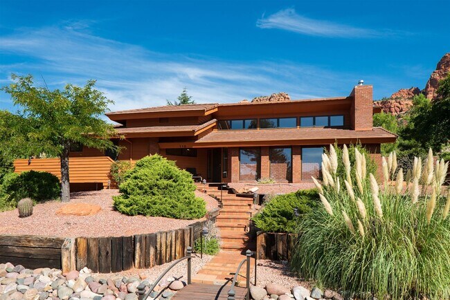 Building Photo - 110 Merry Go Round Rock Rd