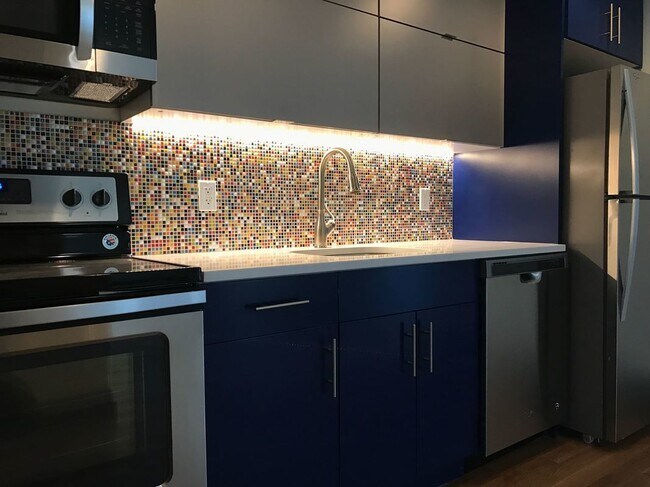 Building Photo - 27 Woodbine St