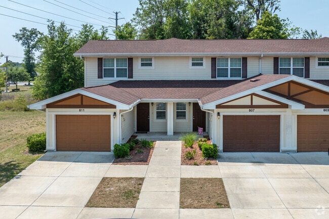 Building Photo - American Way Townhomes