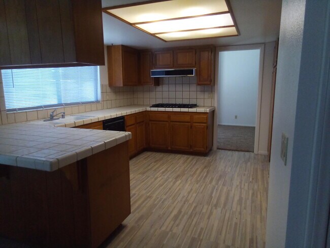 Building Photo - 43458 Buena Vista Way