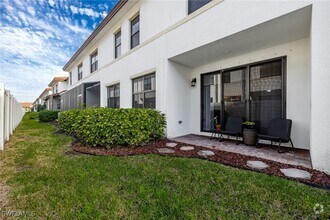 Building Photo - 9460 Sardinia Way