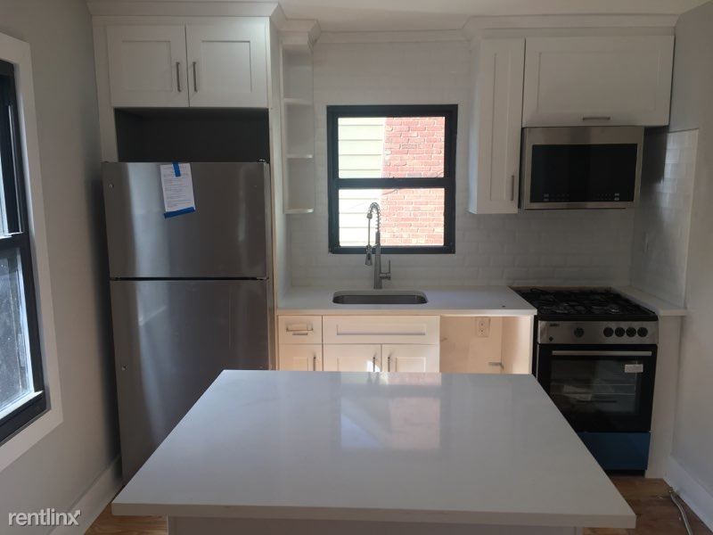 Building Photo - 1 br, 1 bath Apartment - 743 Hunts Point Ave
