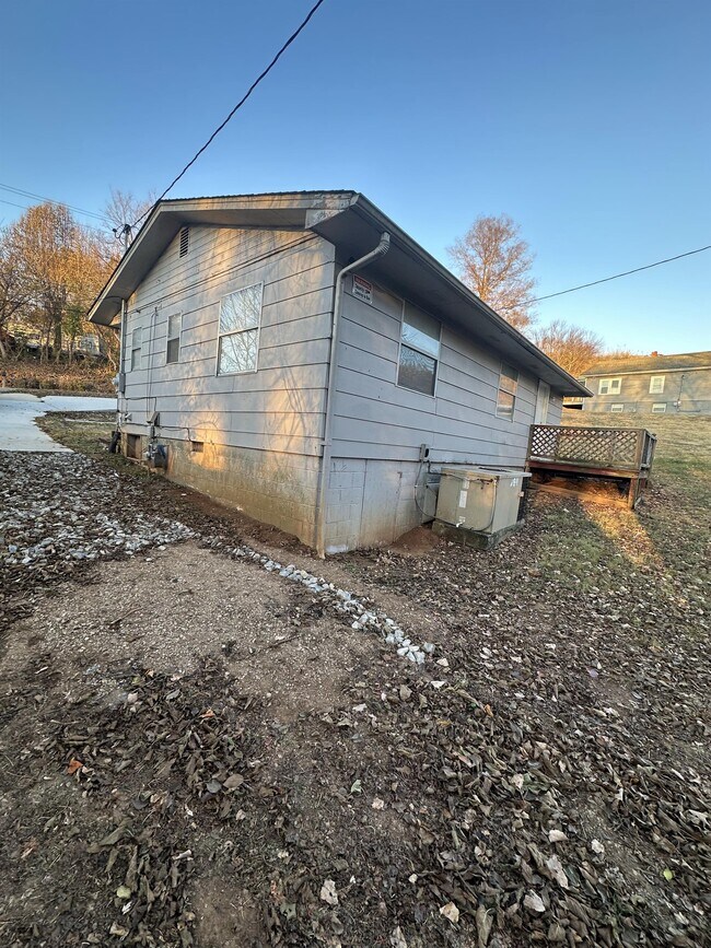 Foto del edificio - 408 Hassler Mill Rd