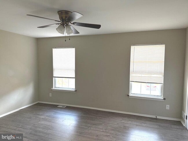 Foto del edificio - 313 Fountain Hall Ct