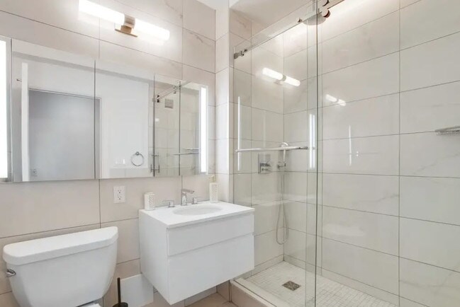 Foto del edificio - 315 W 34th St