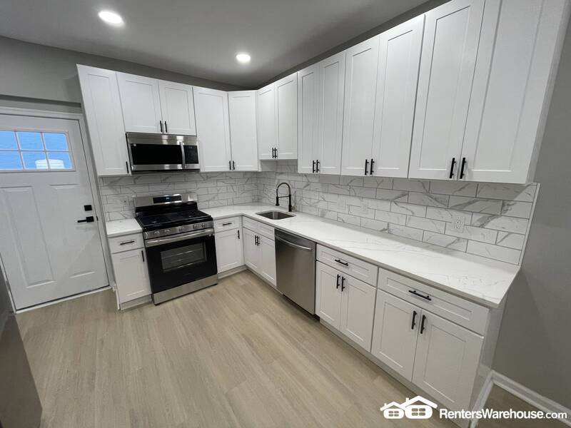 Foto principal - 2406 E Madison St