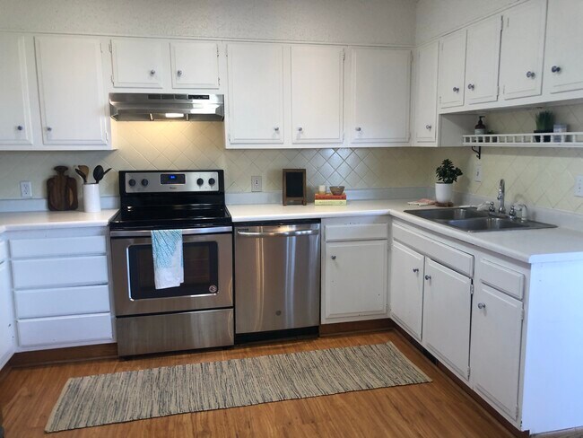 Building Photo - 5316 Pheasant Ln