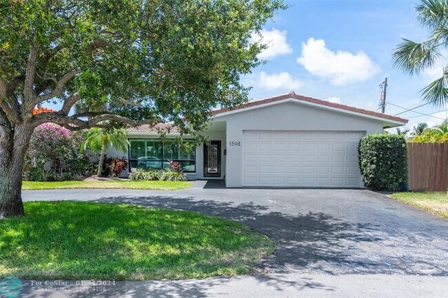 Foto del edificio - 1598 NE 48th Ct