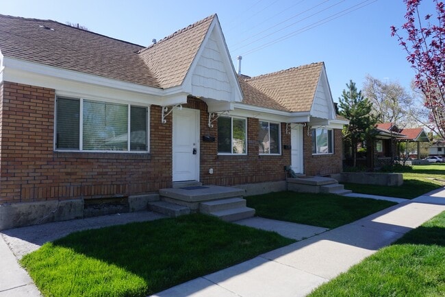500 E. Duplex - 500 E. Duplex Apartment